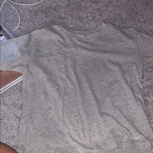grey hollister cropped short sleeve shirt
